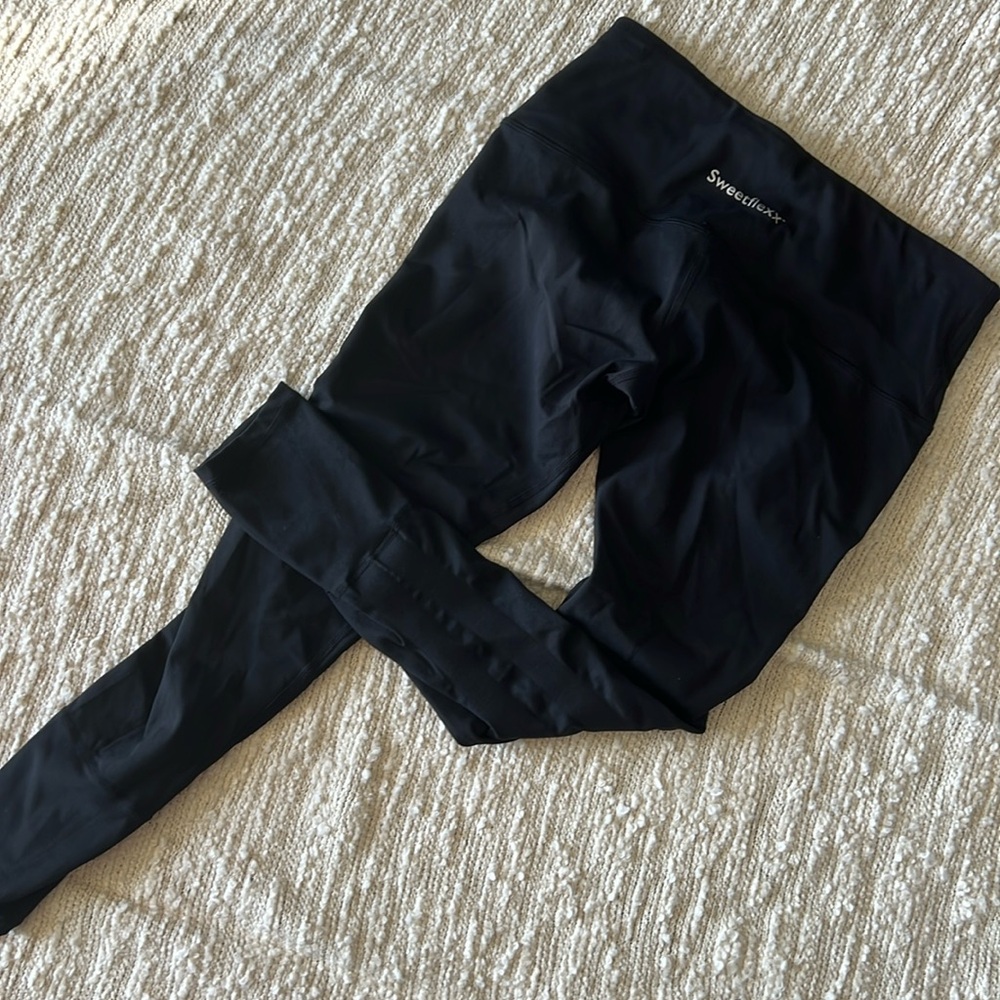 NWOT Sweetflexx Resistance Leggings